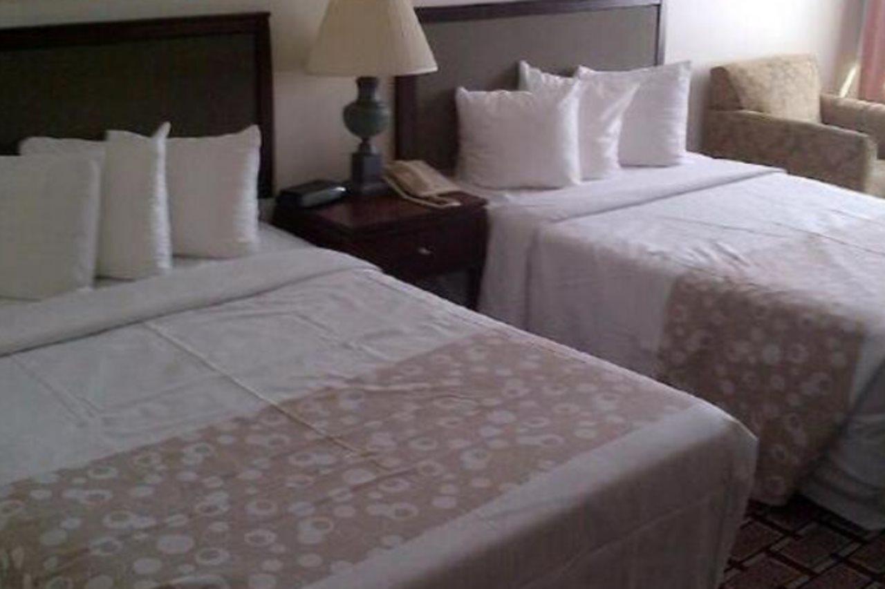 Fairbridge Hotel Cleveland East Wickliffe Экстерьер фото